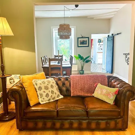 Charming 3-bedroom In With Private Garden Holiday home Cork