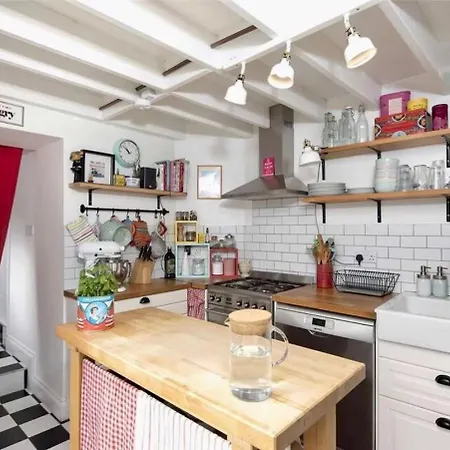 Charming 3-bedroom In With Private Garden Cork