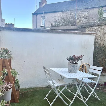 Ferienhaus Charming 3-bedroom In With Private Garden Cork