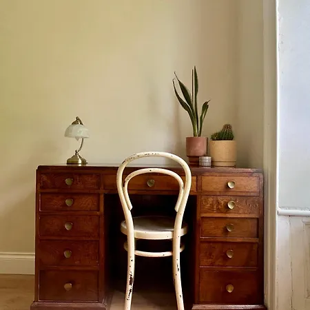 Charming 3-bedroom In With Private Garden Ferienhaus Cork