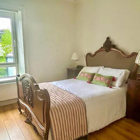 Charming 3-bedroom In With Private Garden * Cork